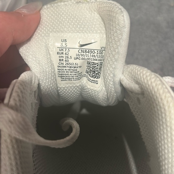 Nike Air Max 90s - Picture 3 of 8